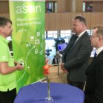 asvin.io CEO Mirko Ross is explaining the IoT update distribution to Dr. Bruno Kahl - president of Bundesnachrichtendienst Germany (BND)